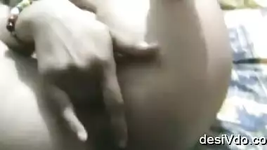 Desi girl naked and fingering herself n getting horny