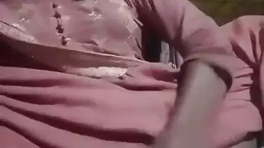 Shy girl fucks her pussy with a brinjal in xxx viral MMS