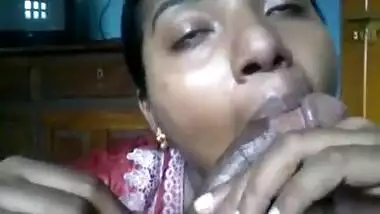 Sexy maid eating the whole junk of her boss