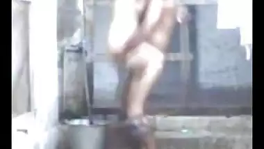 Indian aunty quick fucking when bath