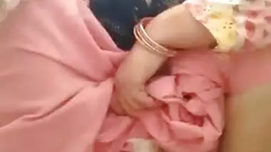 Kinky Desi chick pees in front of the camera for fetish XXX lovers