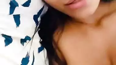 Poonam pandey Hey Teen…check my nail art