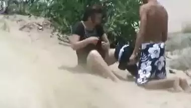 Paki Couple At Beach Fucking - Movies. video2porn2