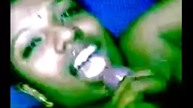 Mallu Muslim maid turns horny for sexual course