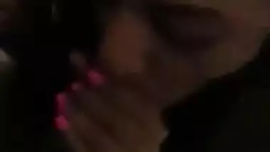 Desi NRI girlfriend engulfing dick of her boyfriend untill cumming