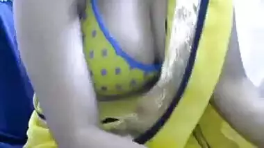 Dhoodwaali Desi Large Mangos girl webcam show