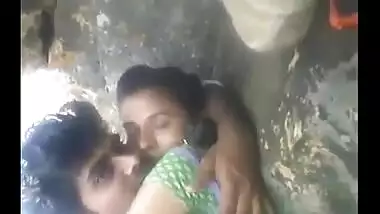 Bhojpuri teen girl ka outdoor masala porn video