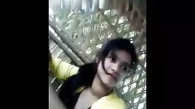 Selfmade desi mms of teen college girl getting boobs pressed