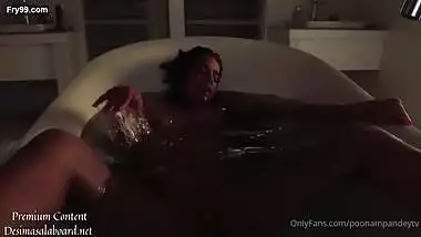 Wet – Poonam Pandey Full Paid Video