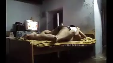 Mature bitch acquires fucked by the guard of her apartment