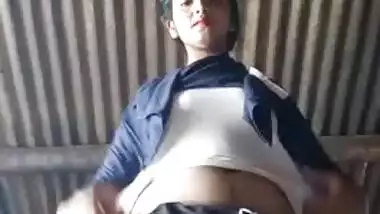 MMS solo show of the Desi girl who tempts her XXX fans via camera