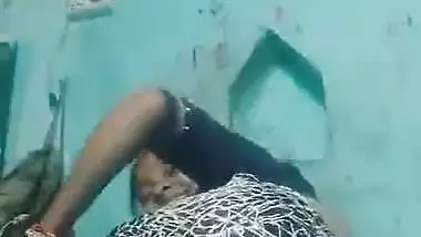 Indian Village Wife Shows Her Boobs an Pussy