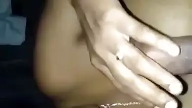 Cheater bhabhi talking on phone and giving service to lover