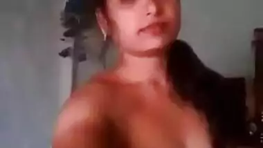 Desi aunty nude show selfie video taken for her secret lover