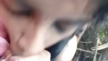 Nude Tamil girl sucking lund of payyan in forest