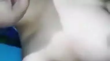 Desi is kind to flash her XXX titties and play with them in sex video