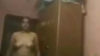 Desi village mami stripping salwar kameez nude MMS