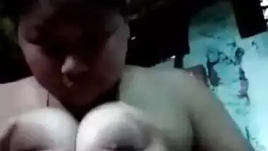 Nappily wife boobs show selfie video