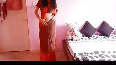 Young desi wife free porn clips of wearing sari