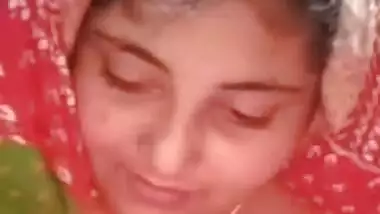 Bangladeshi Beautiful Cute Girl Showing