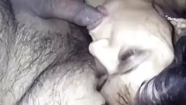 Sful Desi auntie gives sensuous XXX blowjob to the horny male