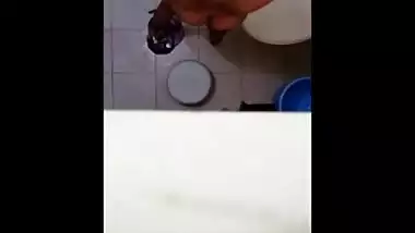 Padosan Reeshma In Shower - Movies. video2porn2