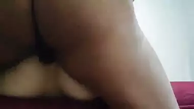 Trans morena índia fode o cu da loirinha Russah sem camisinha