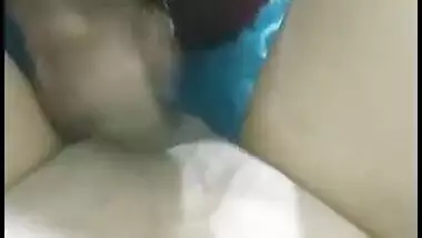 Desi maid blowing dick MMS video