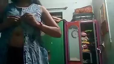 Beautiful girl nude showing