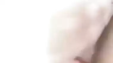 Horny Paki Girl Record Nude Selfie