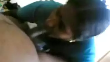 Desi maid gives oral