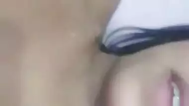 Paki babe Yasmin xposing her tits & pussy without showing her face