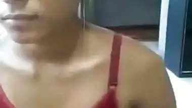 Slim Bangladeshi Bhabhi exposes bush in XXX video for her XXX lover