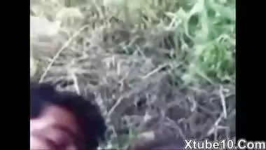 Tamil Beautifull Girl Fucking in Jungle with...