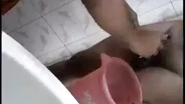 Desi maid shaving dick of house-owner video