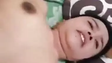 Desi wife cheating XXX sex with husband’s friend in this MMS video