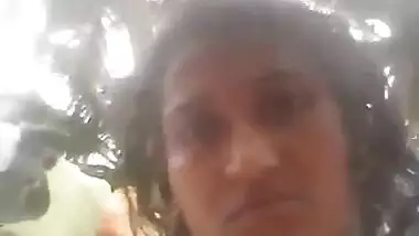 Desi aunty hot boob show