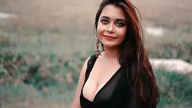 Big boobs model Rimpi photoshoot video – 8