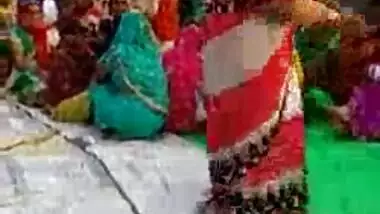 Sexy Marwadi Aunty Dancing Showing Boobs