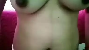 Filthy Desi chick exposes big natural tits and XXX bush in MMS clip