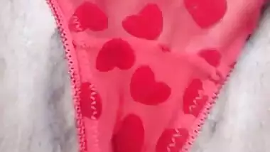 Indian milf rubbing pussy